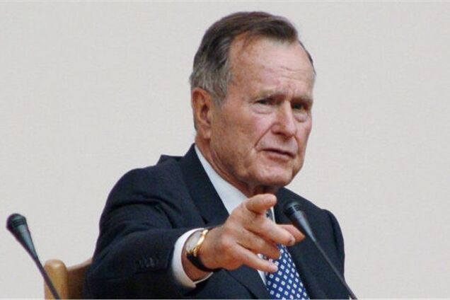 Буш-старший 'похоронил' Манделу