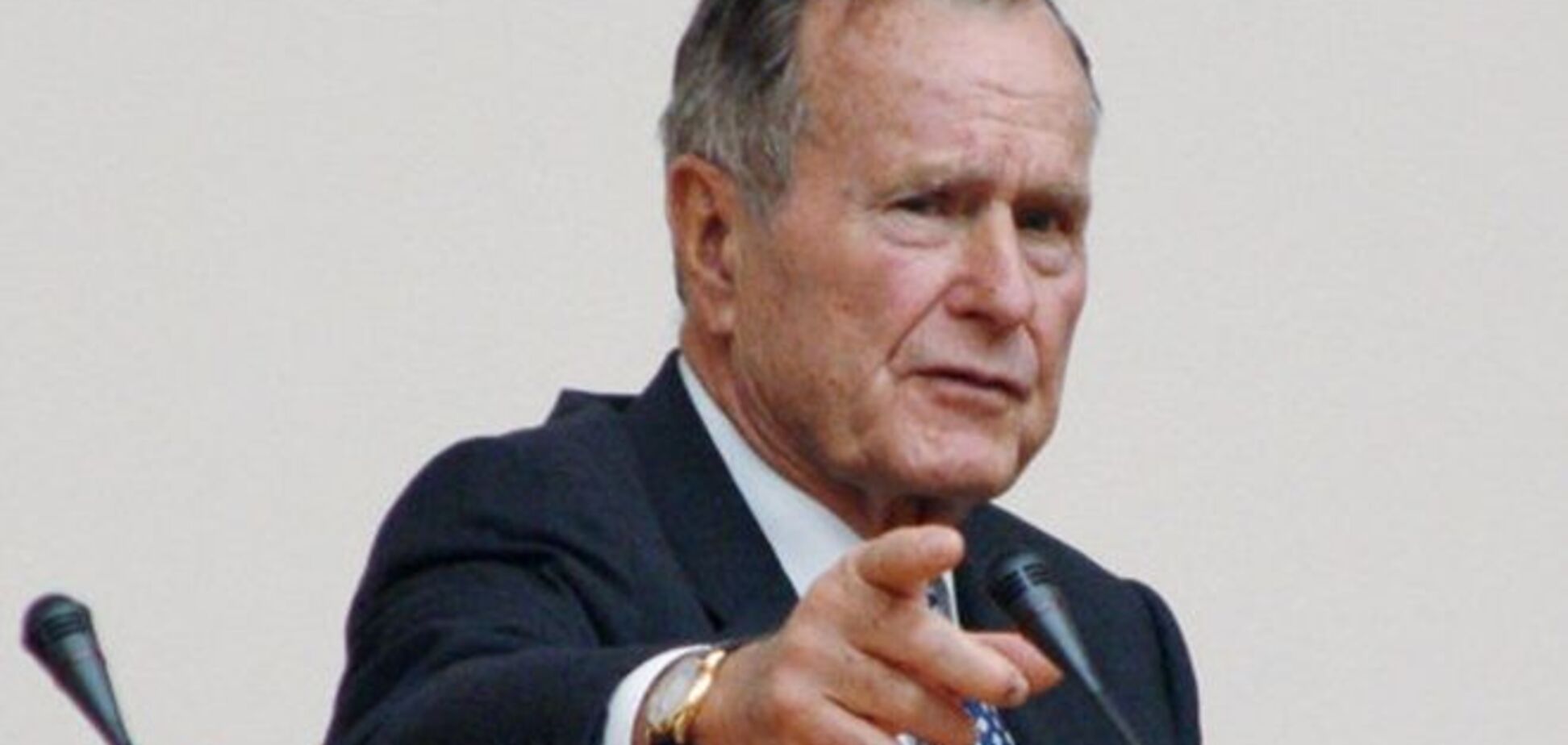 Буш-старший 'похоронил' Манделу