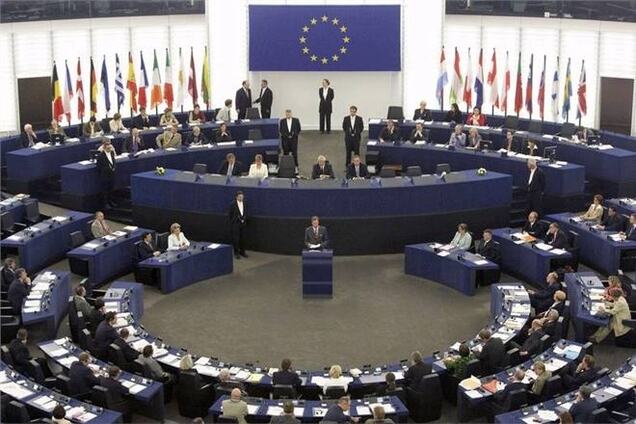 По 'следам' резолюций: Европарламент планирует осудить давление России