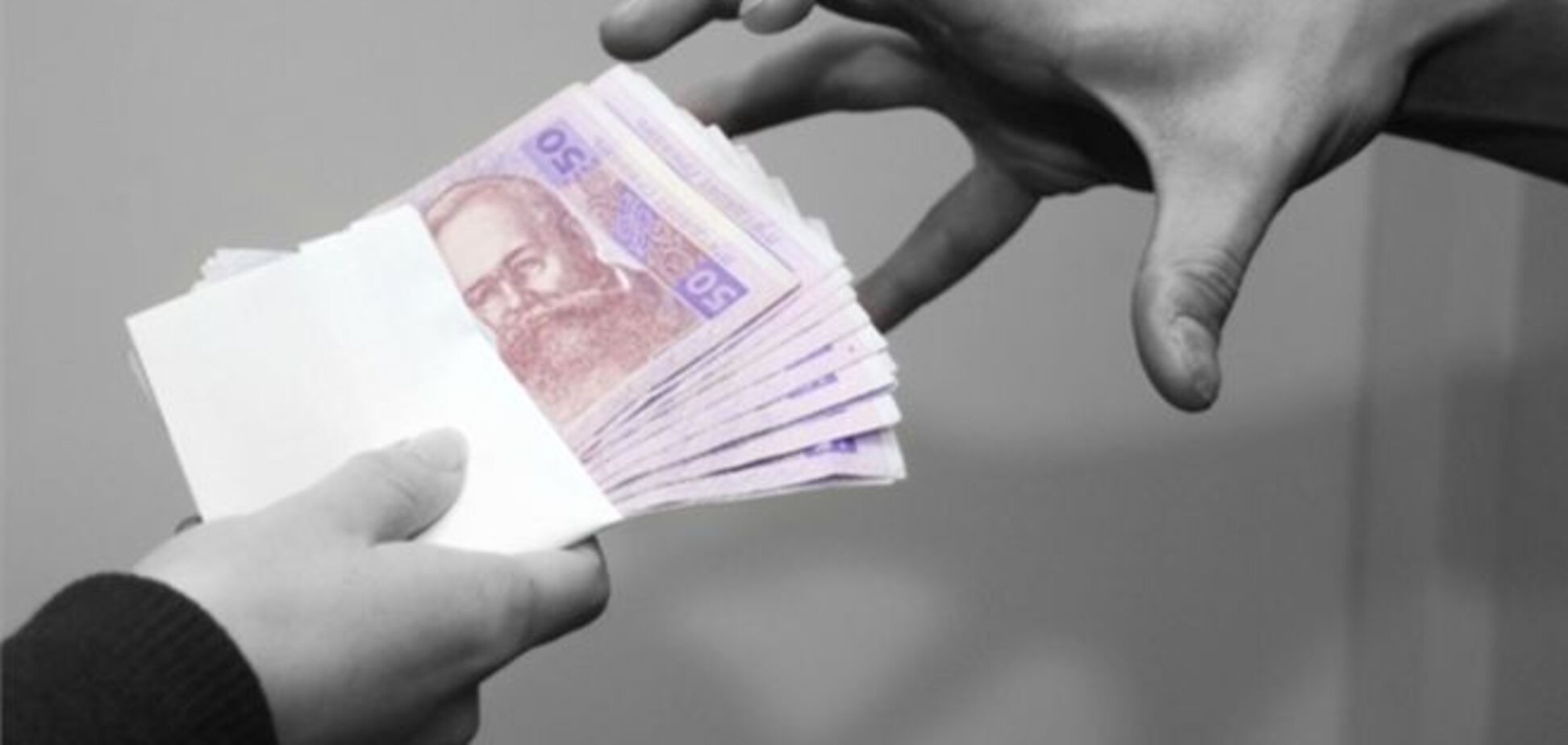 В Крыму сразу два следователя осуждены за взятки, полученные за закрытие дел по ДТП