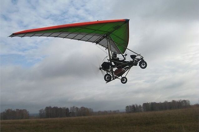 На Тернопольщине упал дельтаплан: пилот погиб, 10 населенных пунктов без света