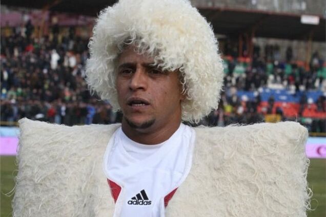 Роберто Карлос: 'Анжи' будет посмешищем в Лиге Европы