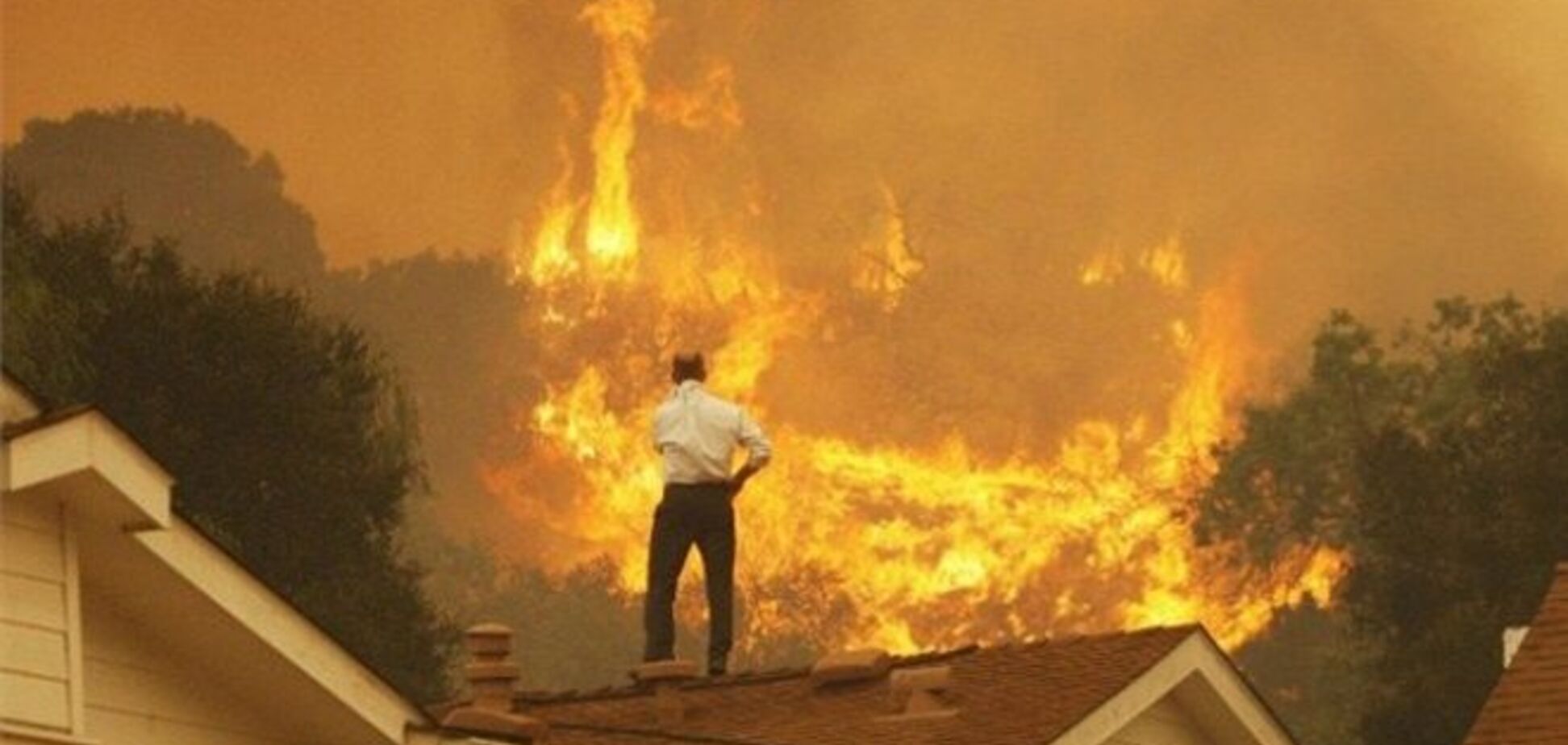 Пожежа в Каліфорнії знищив більше 30 житлових будинків