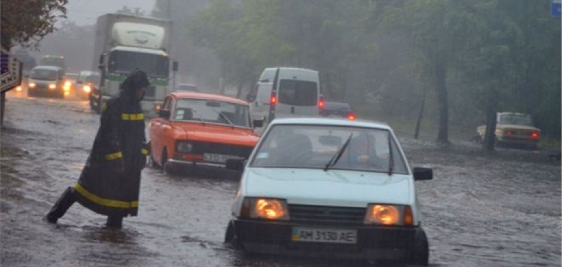 Сильный ливень превратил Житомир в Венецию