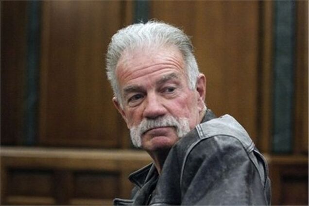 Пастора арестовали за попытку сжечь три тысячи томов Корана