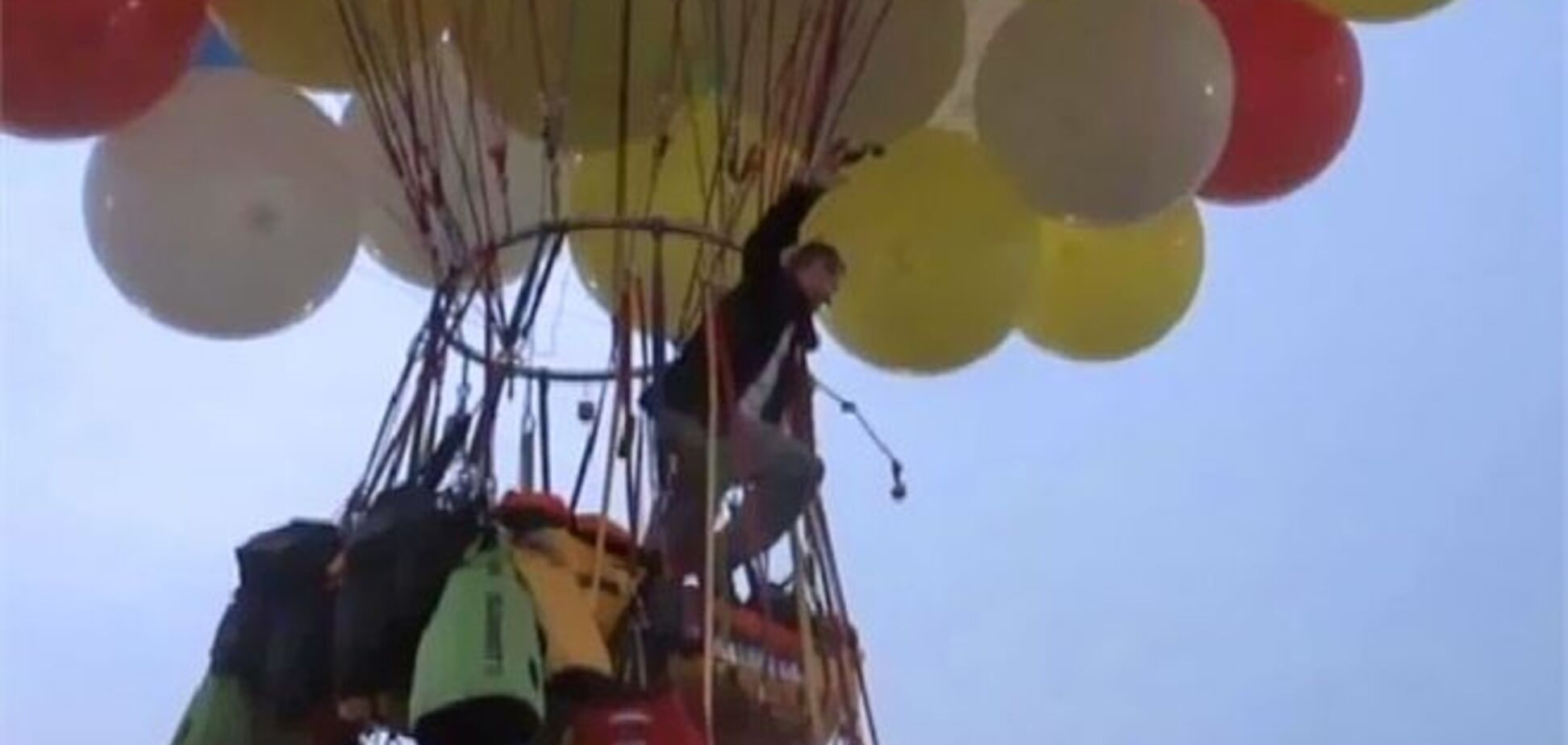 Перелет через Атлантику на воздушных шариках прервался спустя 12 часов