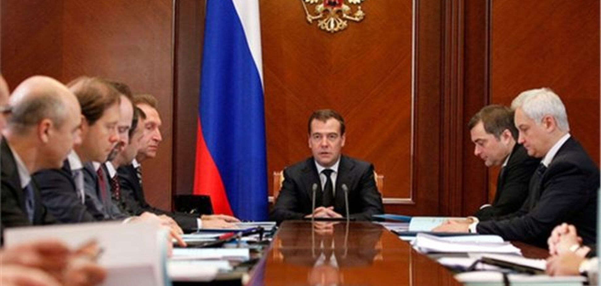 За відставку уряду Росії зібрано близько 2 млн підписів