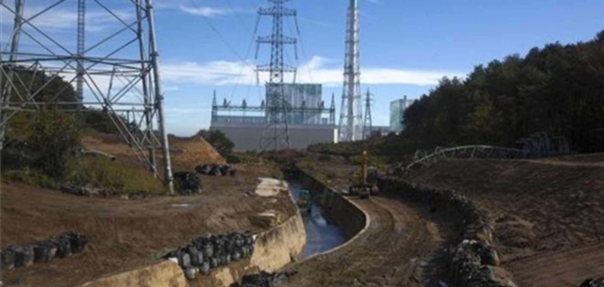 Над одним из объектов АЭС 'Фукусима' вновь появился пар