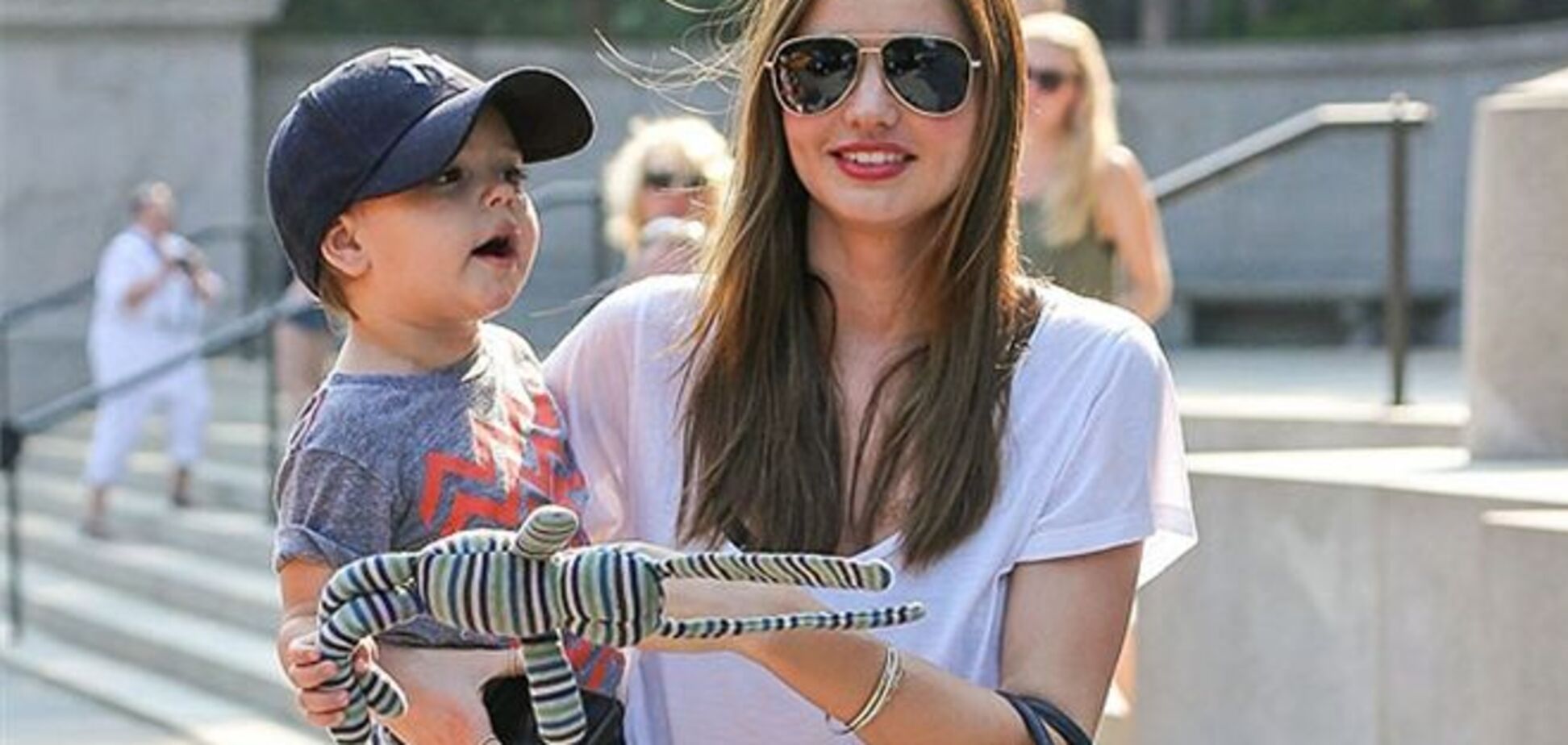 Миранда Керр отвел сына в музей антропологии