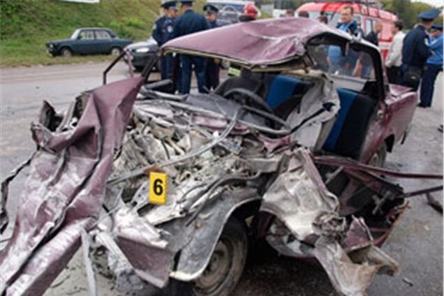 В Тернополе столкнулись легковушка и автобус: есть жертвы