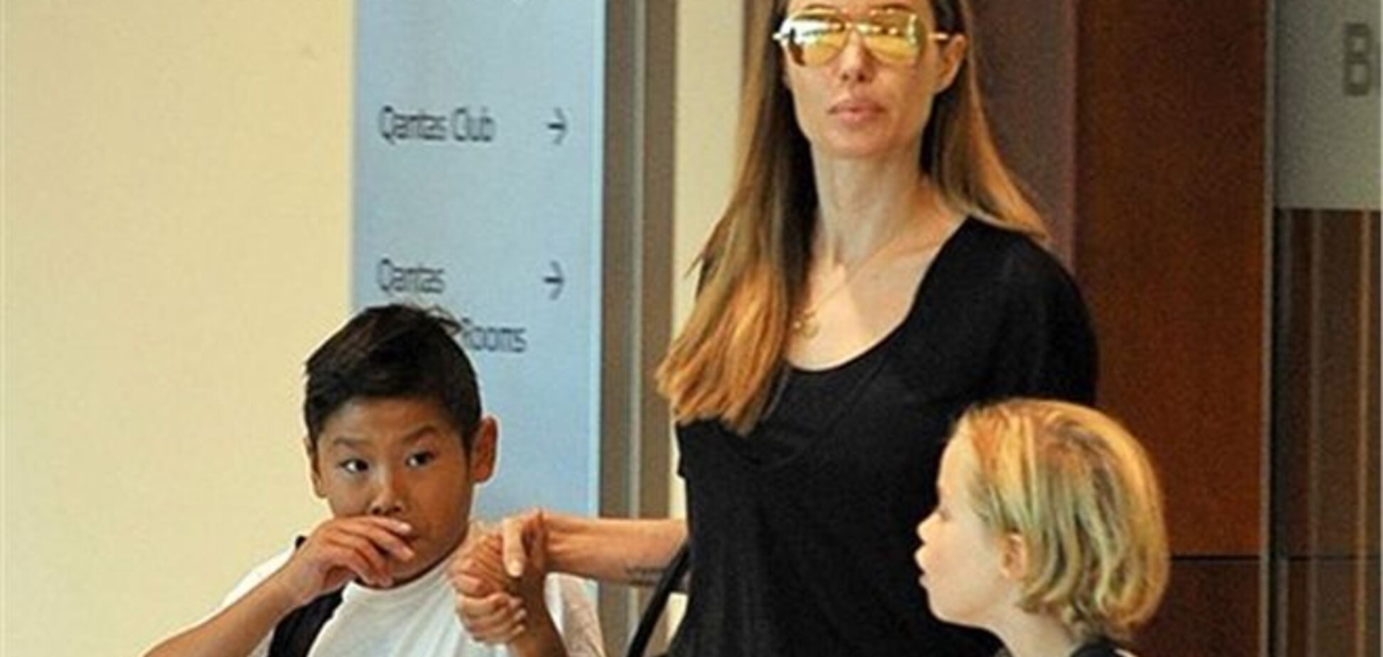 Анджелина Джоли взяла детей на разведку