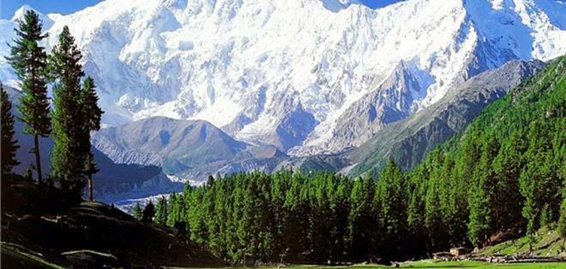 Семьи погибших альпинистов требуют от Пакистана по 300 тыс. долларов за каждого