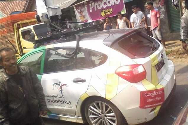 'Гугломобиль' трижды за день попал в ДТП в Индонезии