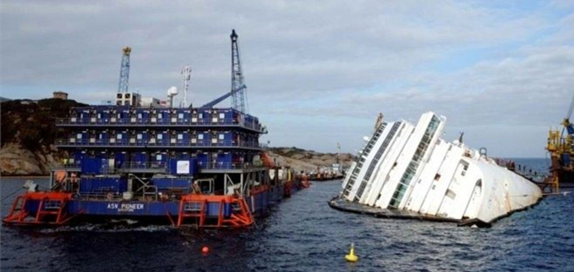 Costa Concordia поднимут из воды за $1 млрд