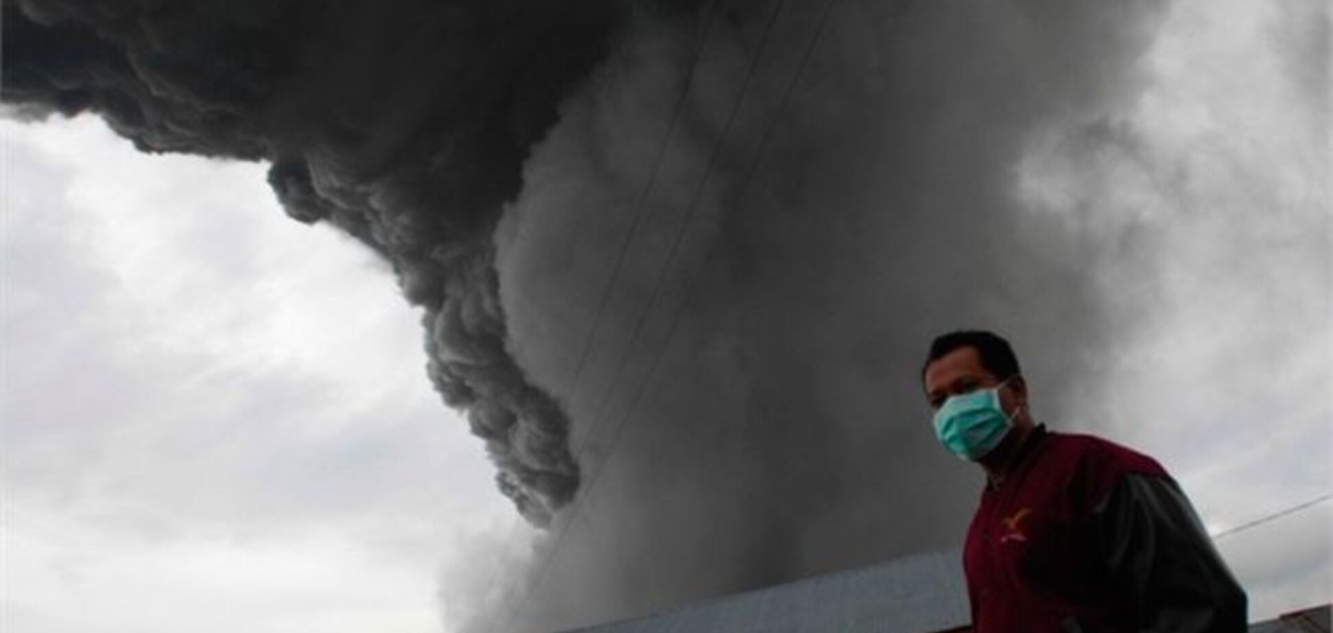 Более 4 тыс. человек эвакуированы в Индонезии из-за извержения вулкана