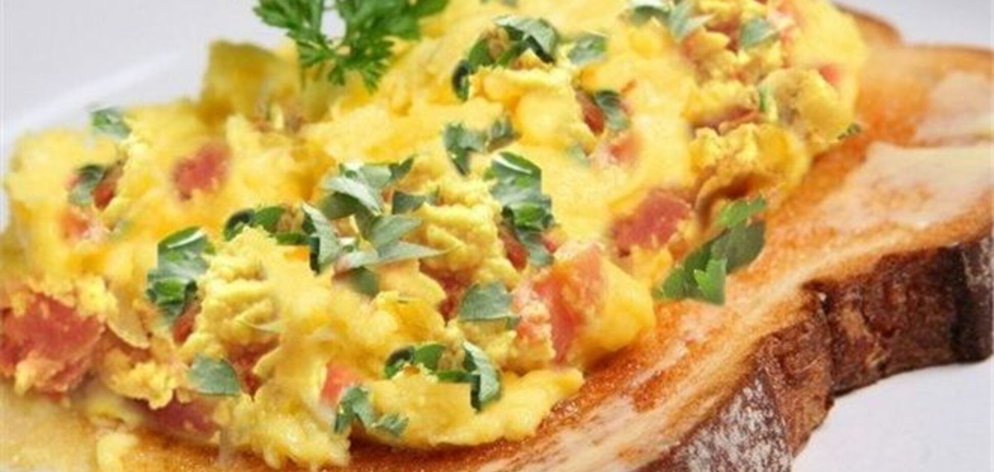 Яичница-болтунья 'Скрэмбл с семгой'