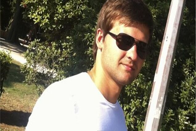 Син Балоги грає в гольф і дружить з красунями