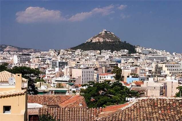 Греческая недвижимость подешевела вдвое