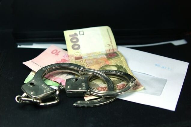 У Чернівцях затримано відразу п'ять чиновників-корупціонерів