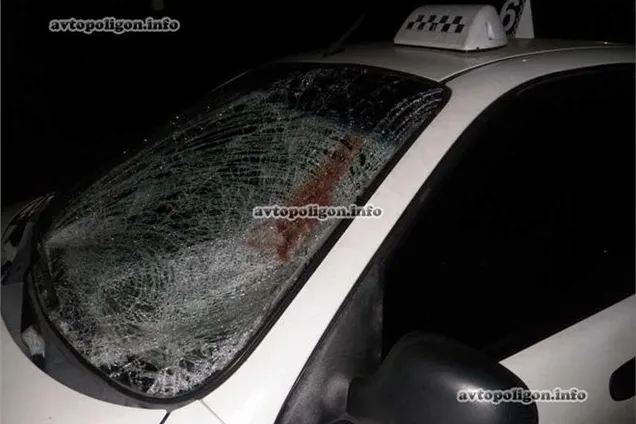 В Киеве недалеко от кладбища таксист насмерть сбил пешехода