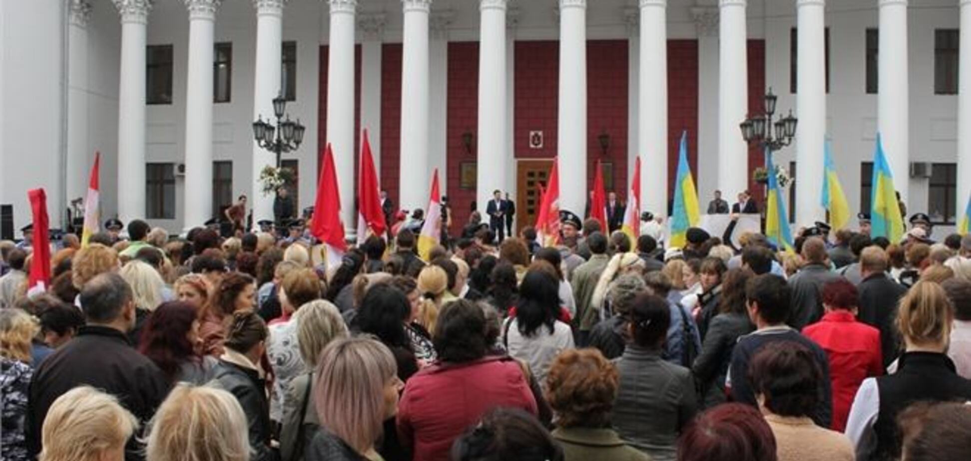 Борьба за побережье обостряется. Одесситы на стороне мэра Костусева