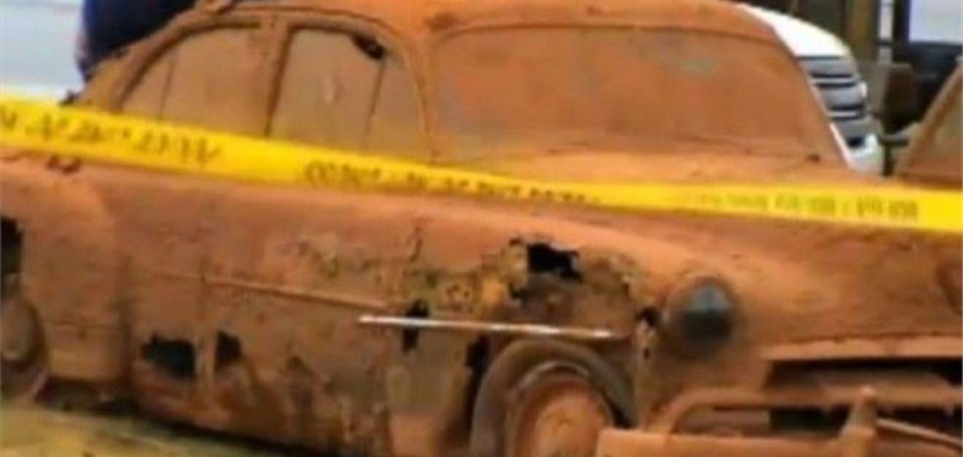 В США на дне озера нашли автомобили с останками людей 