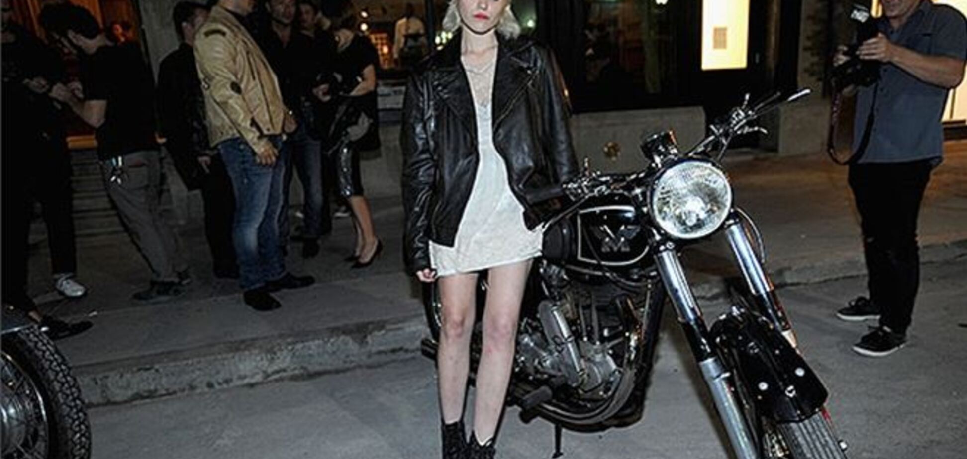 Популярная певица и модель Скай Феррейра арестована за хранение наркотиков