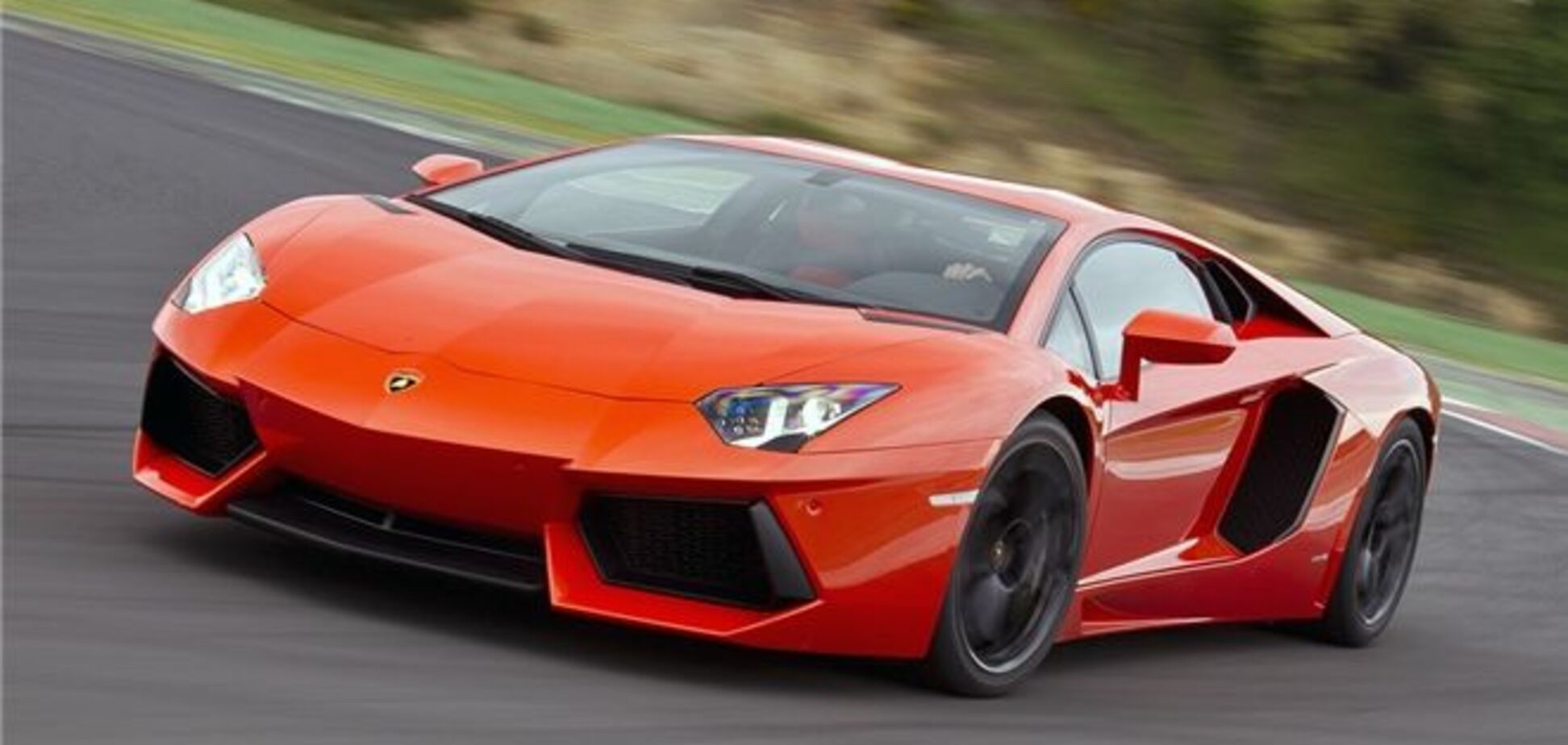 В Дубае продадут золотой Lamborghini Aventador