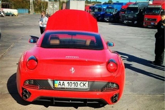 Милевскому отправили 'Феррари' с котлетами