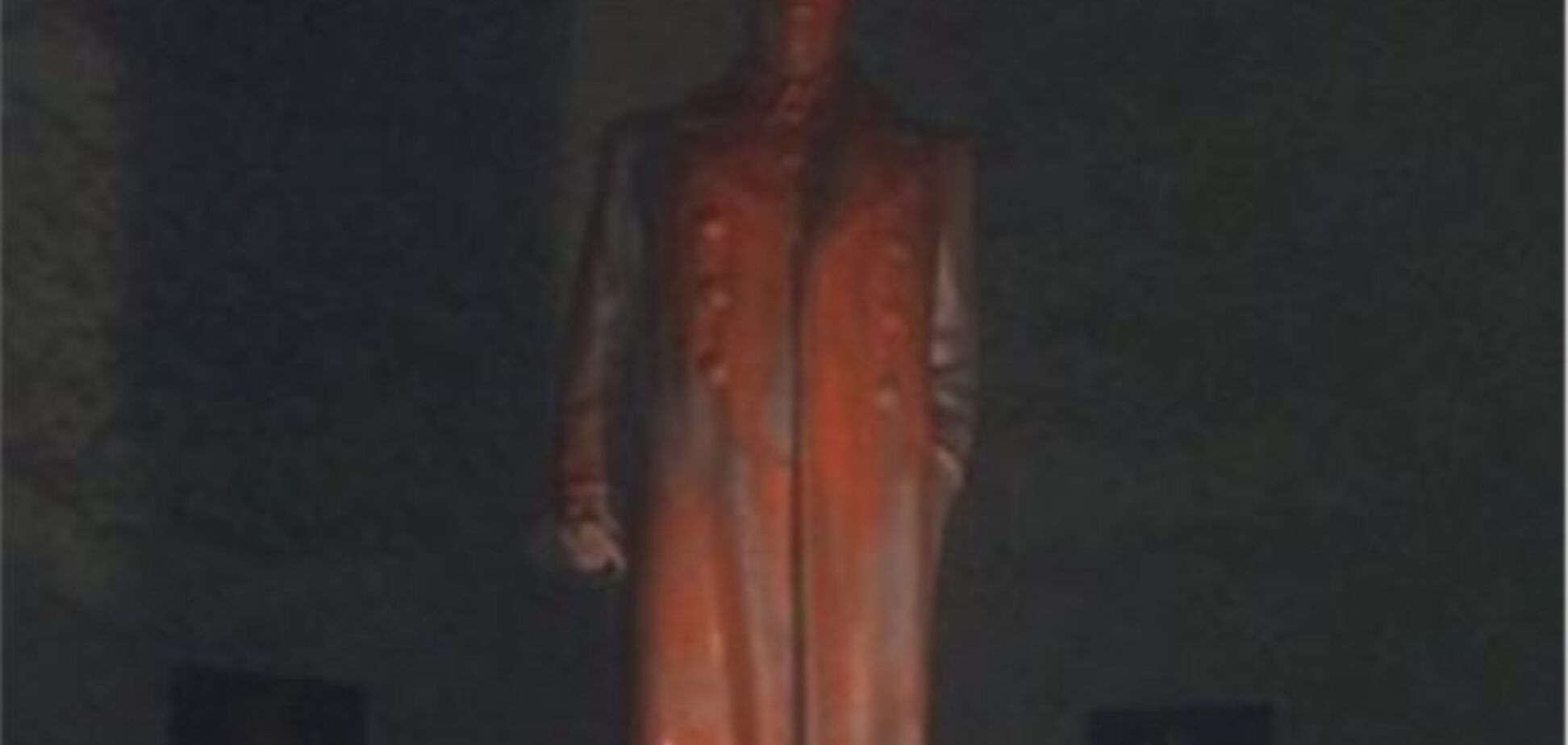 В Грузии новый памятник Сталину облили красной краской