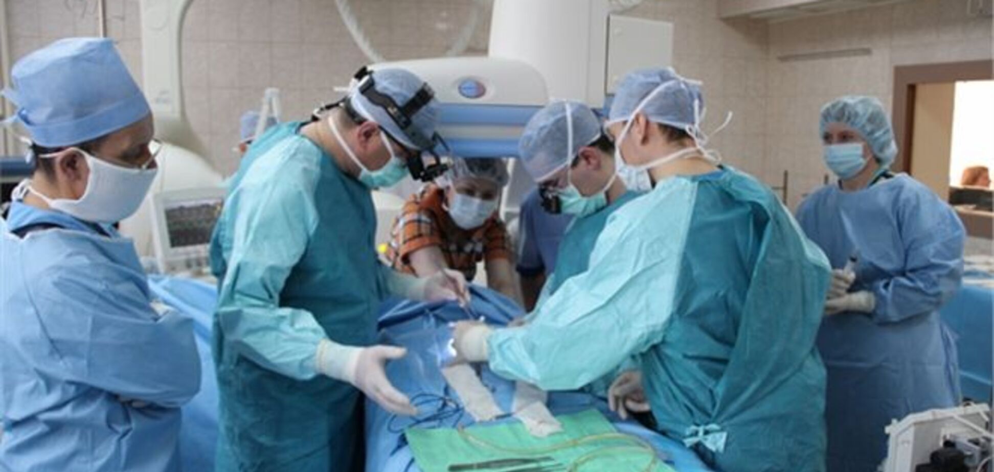 В Институте Амосова провели уникальную операцию на сердце
