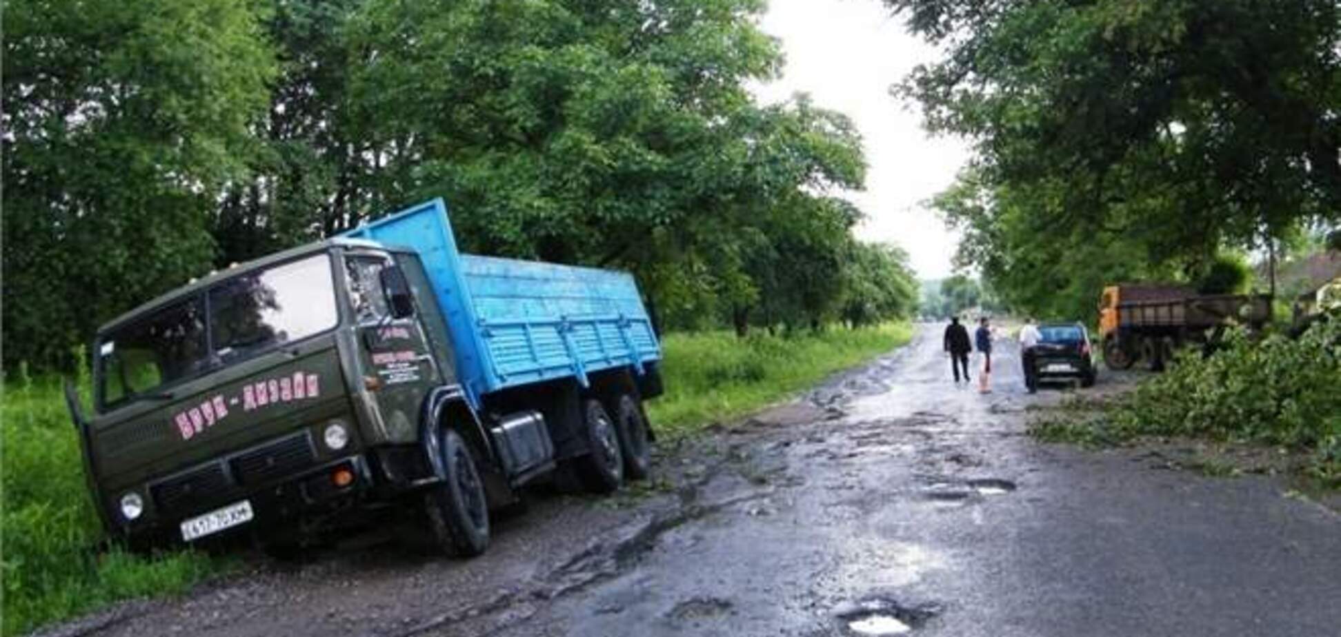 Разъяренные люди перекрыли трассу 'Черновцы - Тернополь'