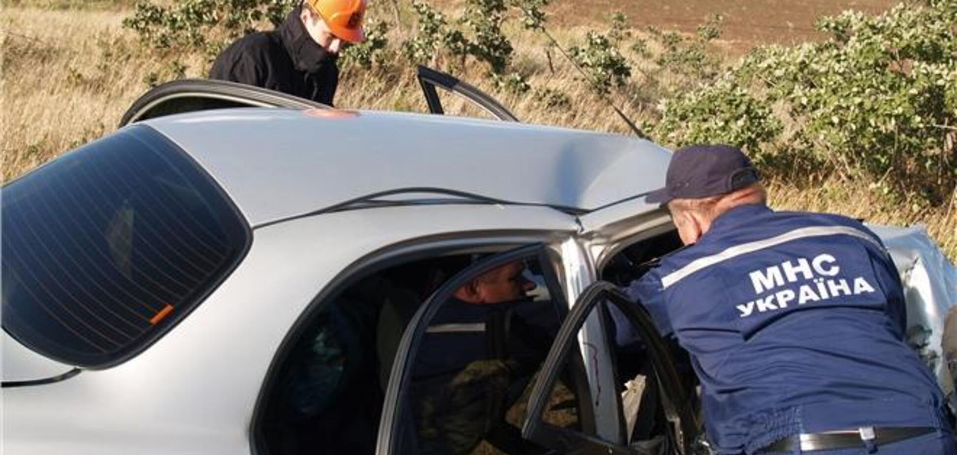 Лобовое столкновение в Крыму: Lanos въехал в грузовик