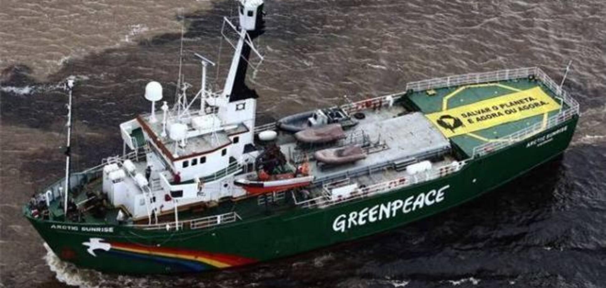 Greenpeace: российские спецслужбы захватили ледокол экологов