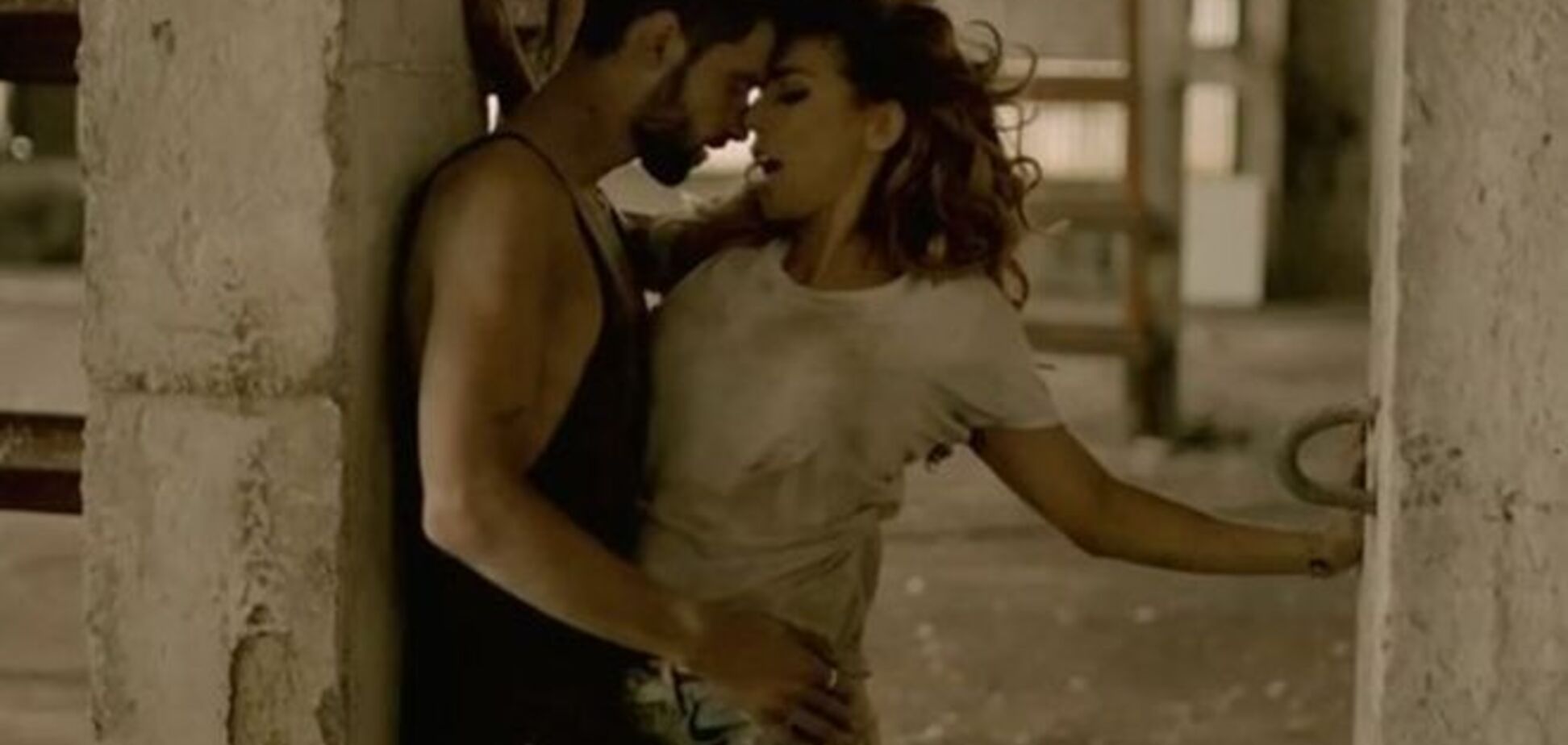 Анна Седокова клип 'Между нами'