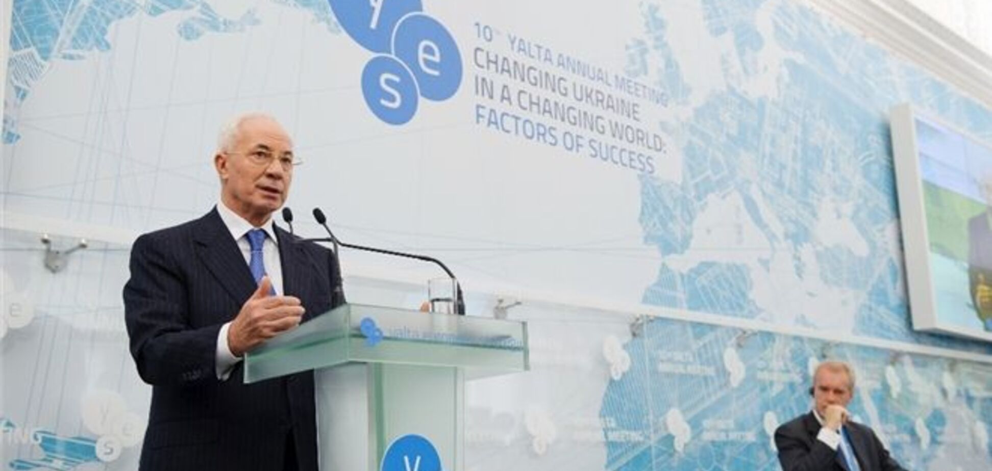 Азаров предлагает законсервировать две ветки украинской ГТС