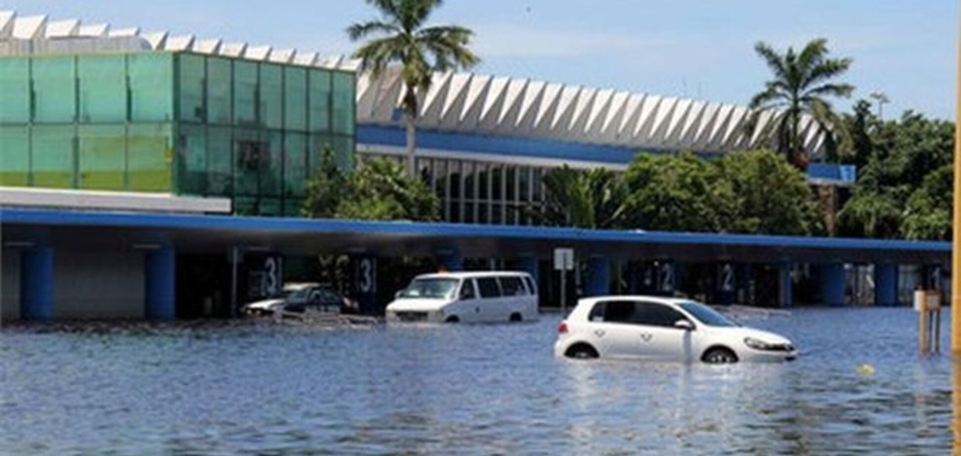 Более 100 человек погибли из-за наводнений в Мексике