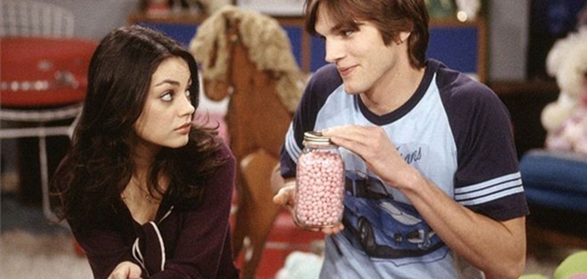 Отношения Кунис и Катчера зародились еще в середине девяностых