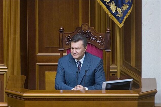 Янукович поручил АП, Нацбанку и министерствам подготовить его послание к ВР