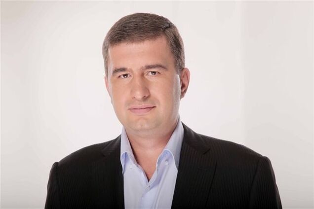 Карточка Маркова заблокирована, он лишен зарплаты