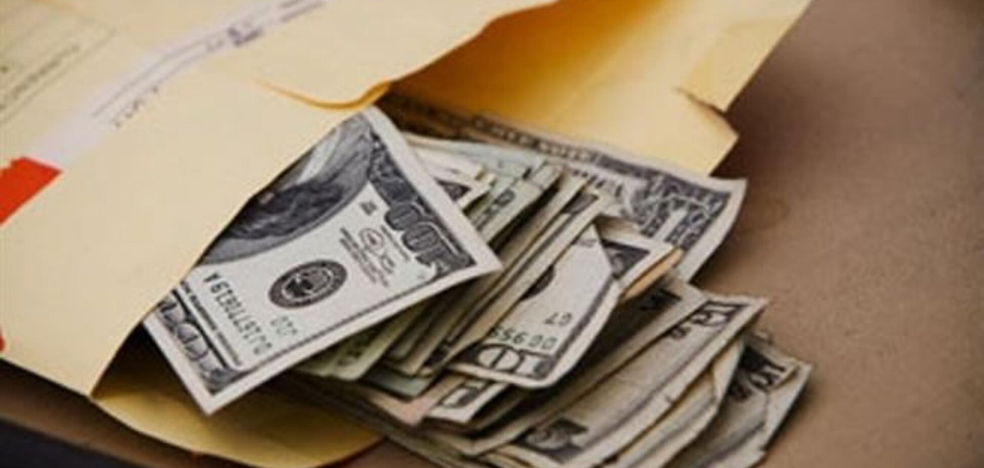 В Донецкой области милиционер пытался дать взятку следователю прокуратуры