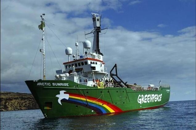'Газпром': акция активистов Greenpeace ставила под угрозу жизнь работников платформы