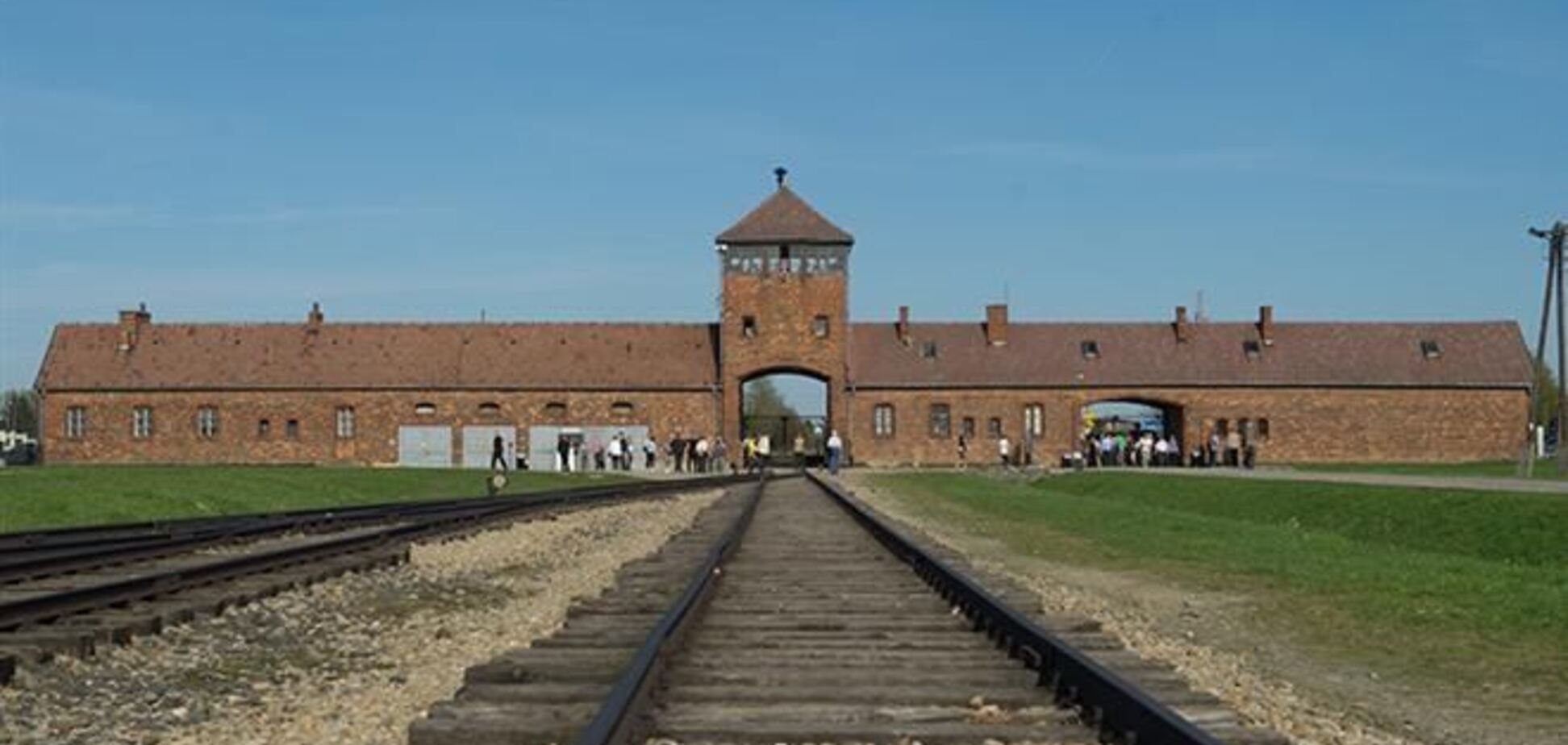 Літньому охоронцю з Освенцима пред'явлено звинувачення