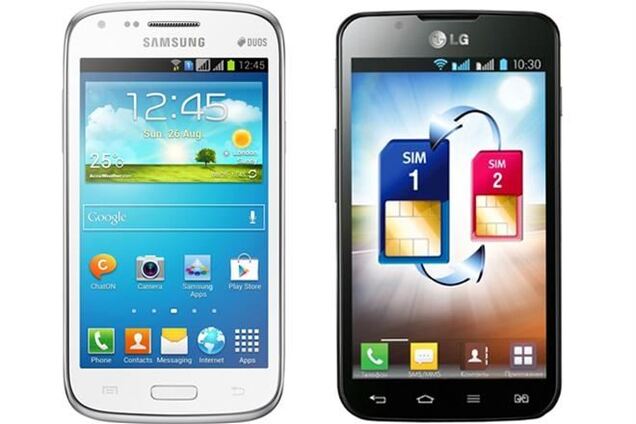 Двухсимные универсалы