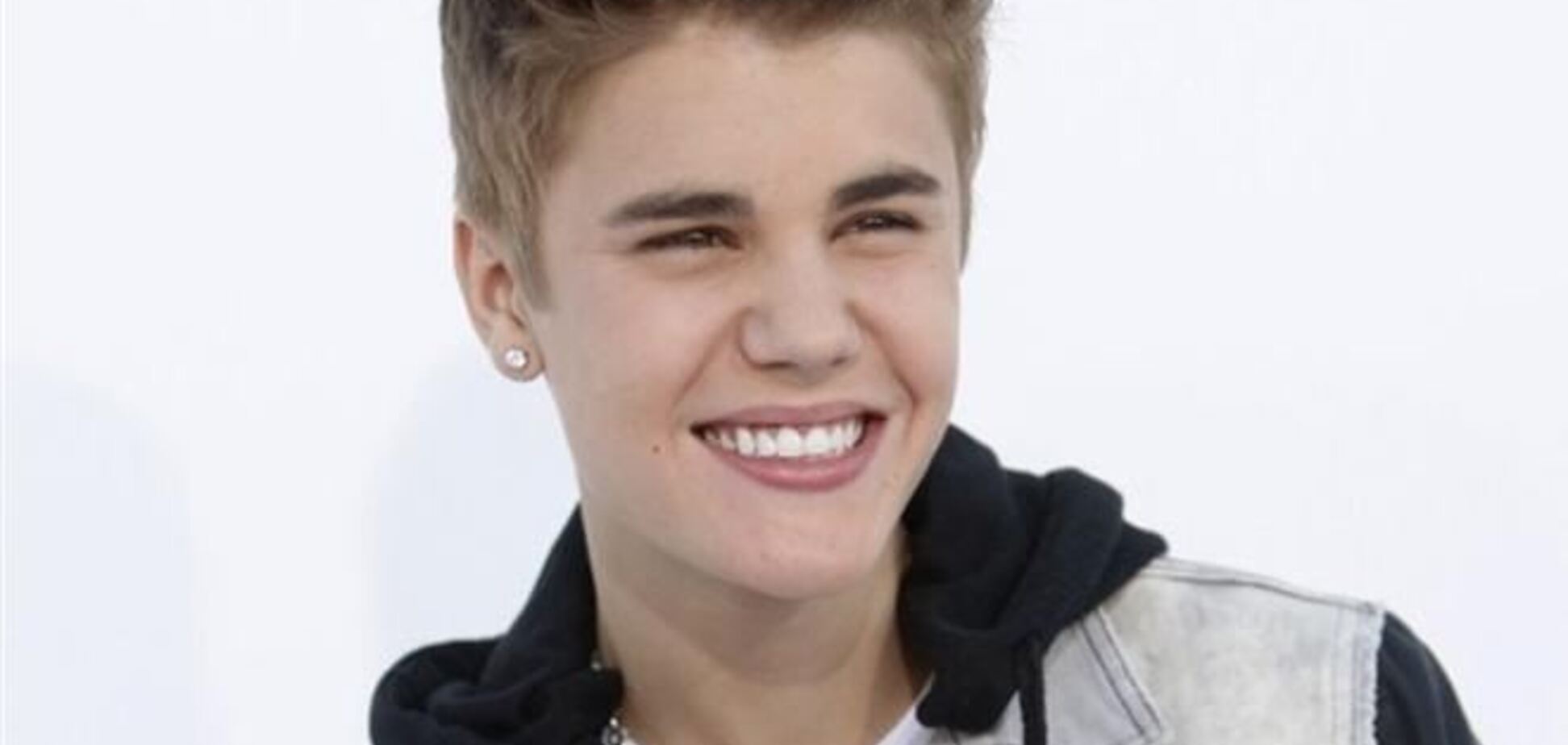 Джастин Бибер потерял штанишки на сцене 'Формулы-1'