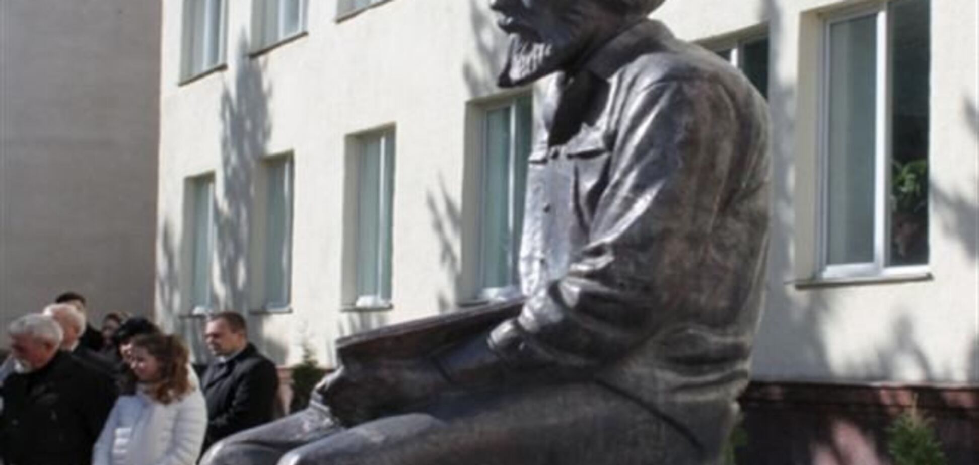 У Росії відкрили пам'ятник Солженіцину