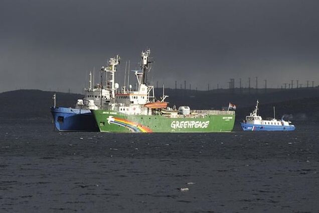 Суд заарештував всіх активістів з судна 'Грінпіс'