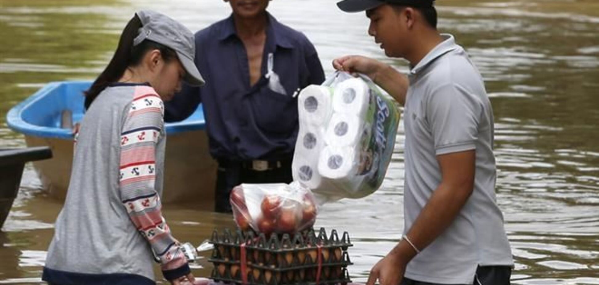 В Таиланде из-за наводнения пострадали два миллиона человек