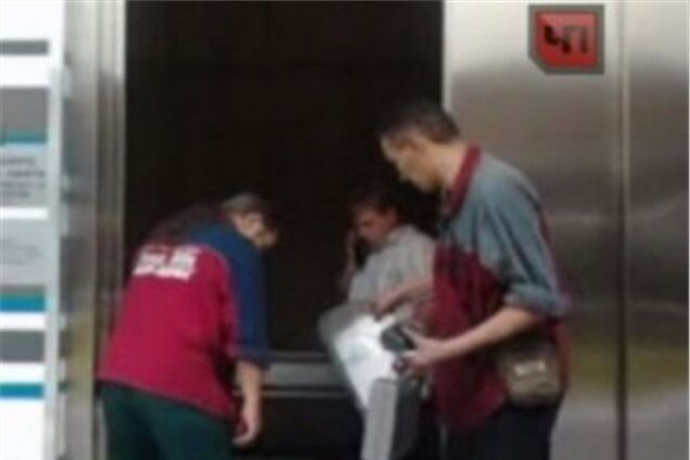 В московском ТЦ упал лифт с пассажирами: есть пострадавшие