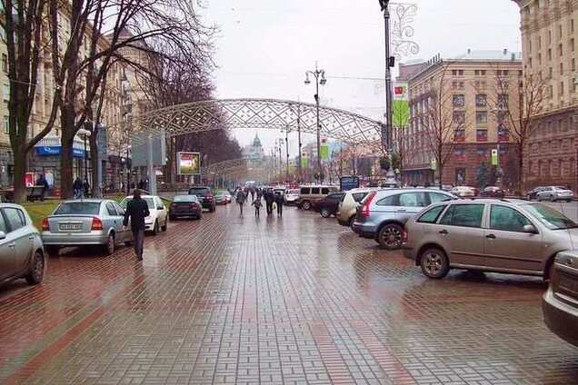 У Києві заборонять паркування майже на 70 вулицях: подробиці